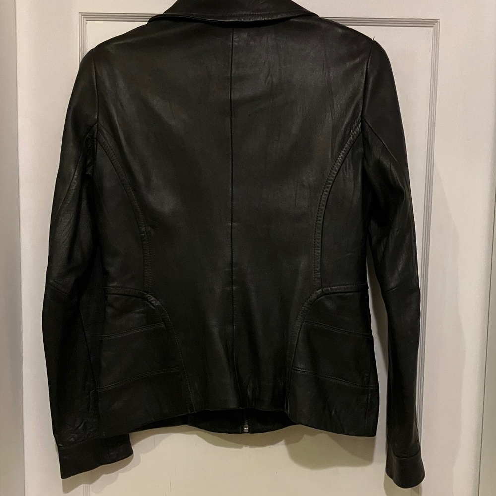Semi-fitted Black Leather Jacket - Excellent Condition - Picture 5 of 5
